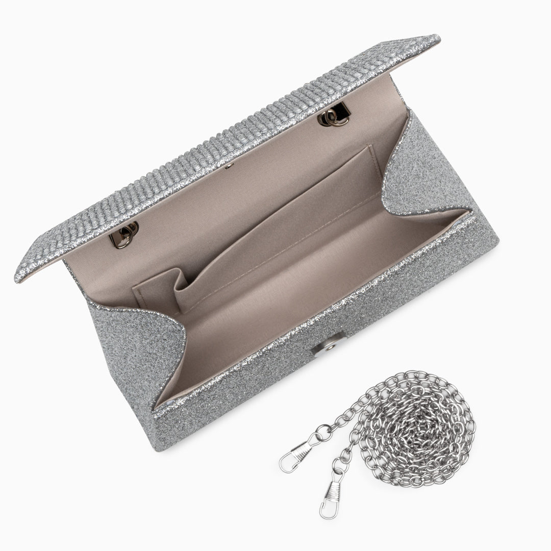 Beautifully Finished Bag in a Timeless Design