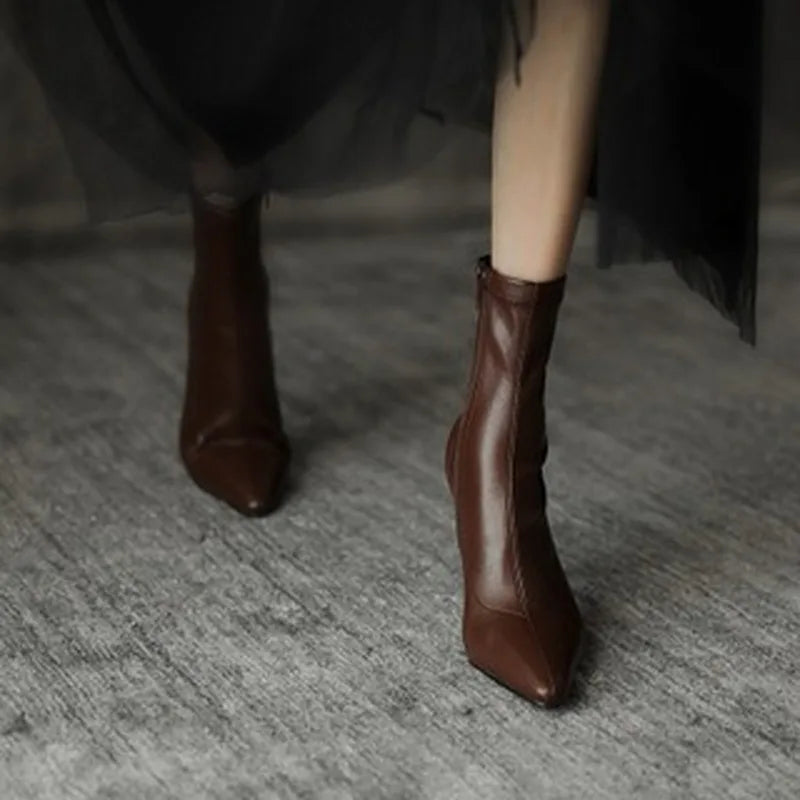 Well Tailored Boots with a Graceful Silhouette