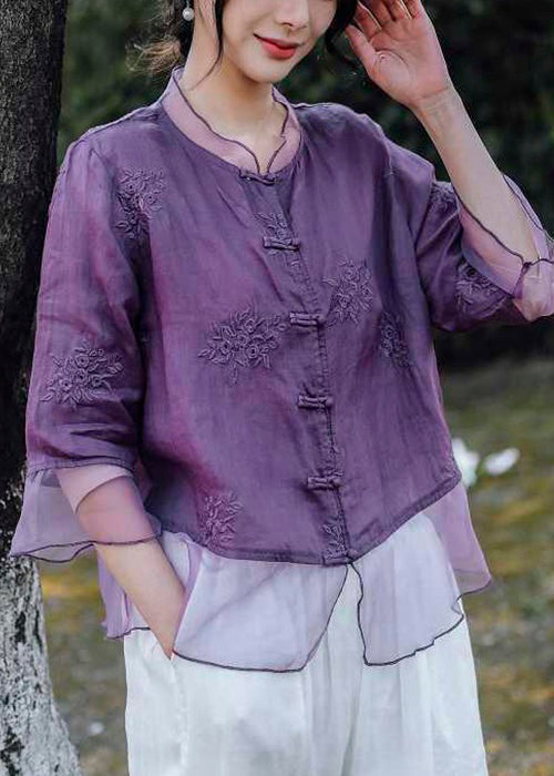 Well Tailored Blouse with a Graceful Silhouette