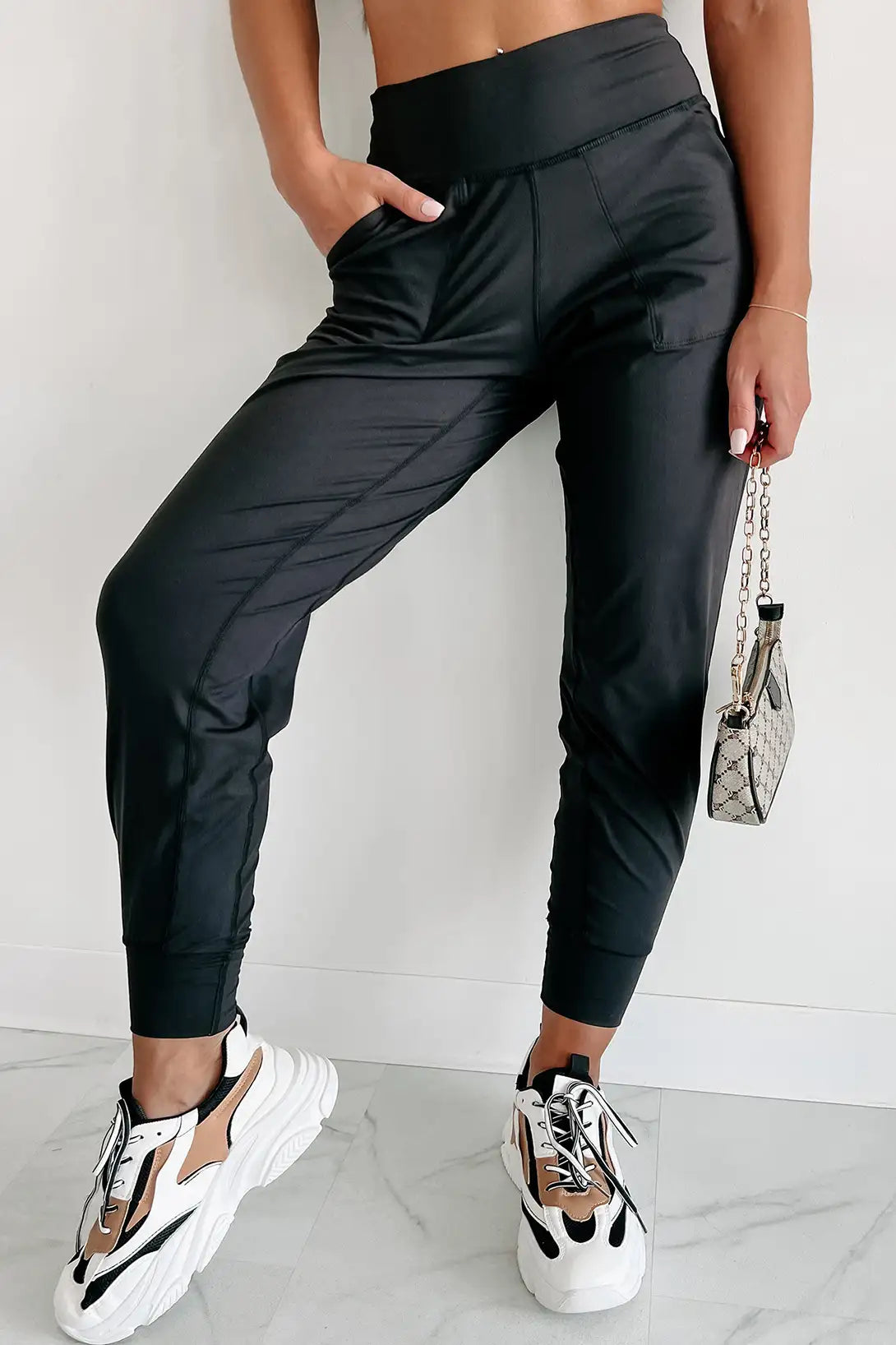 Effortlessly Elegant Garment with a Timeless Design