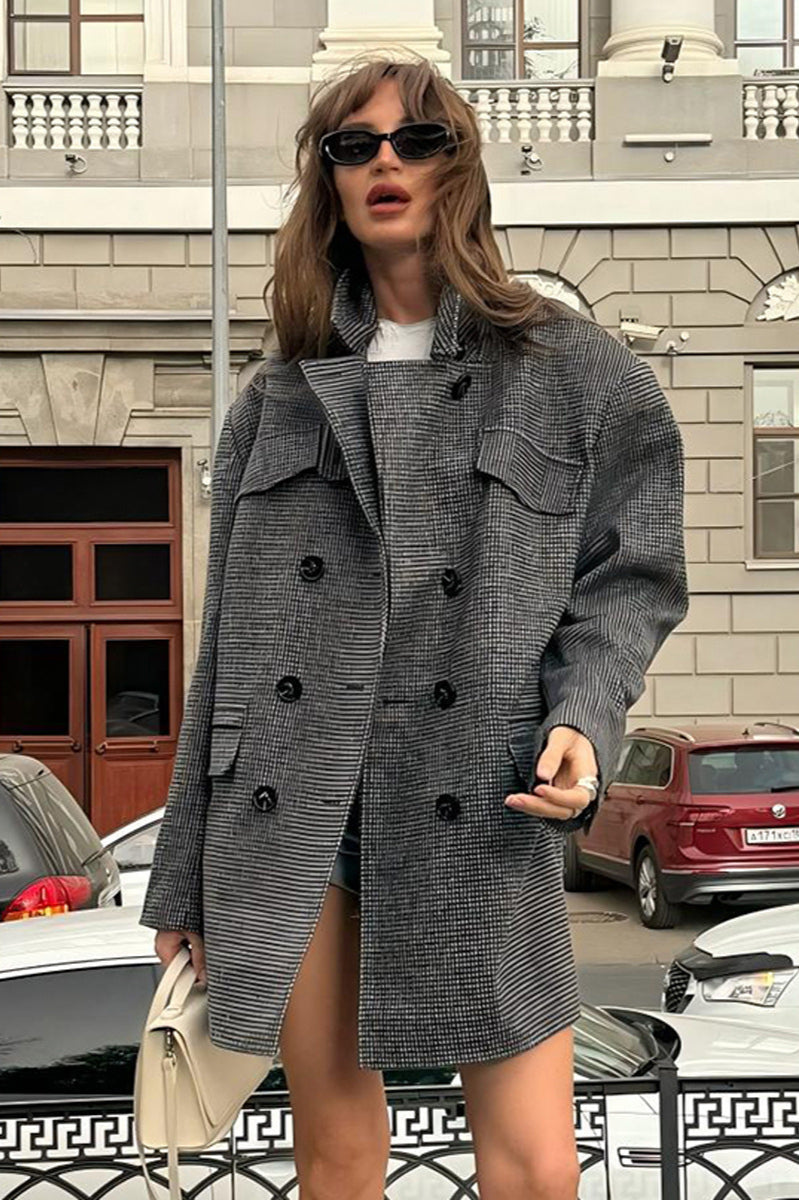 Gracefully Styled Coat for Any Occasion