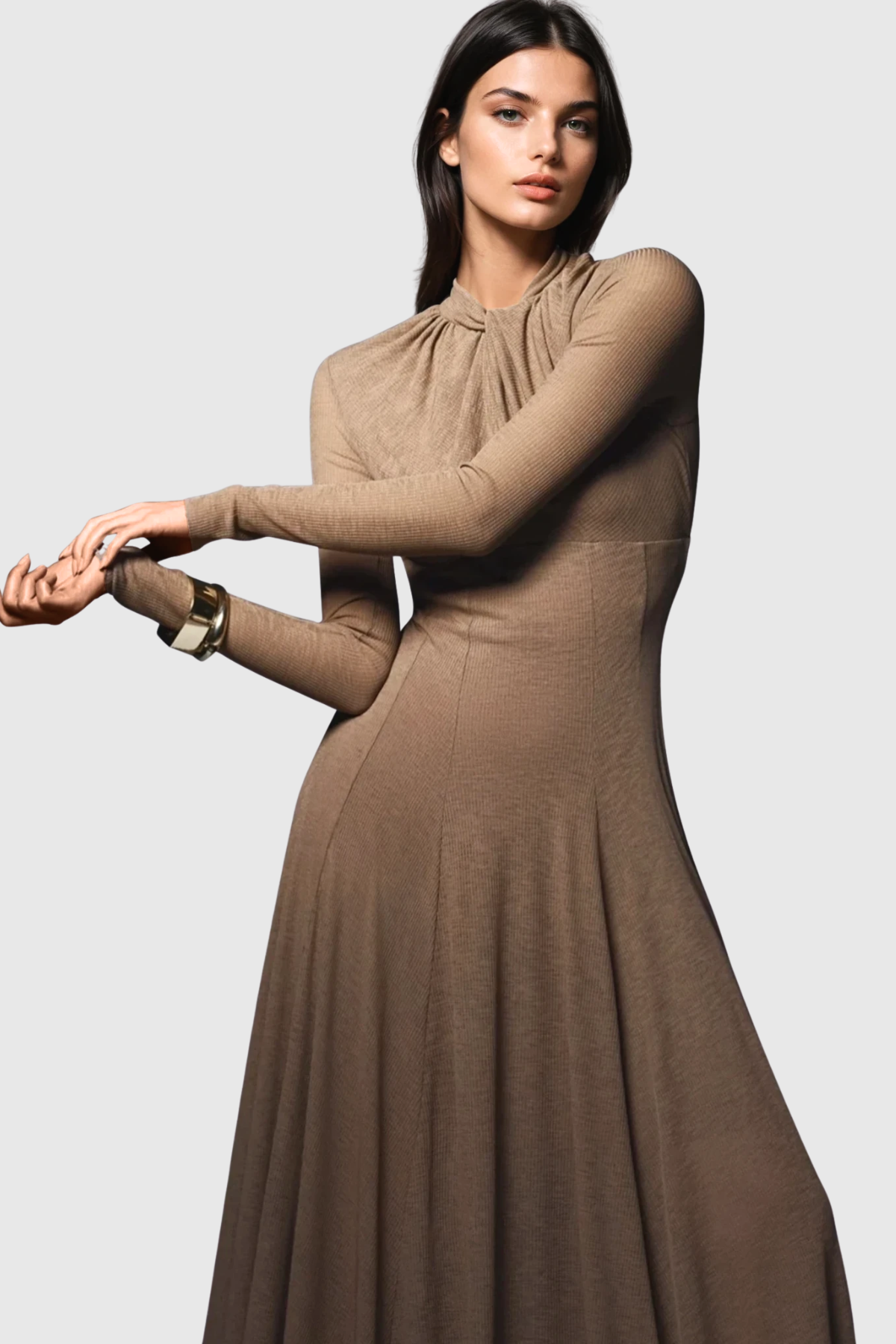 Beautifully Finished Dress in a Timeless Design