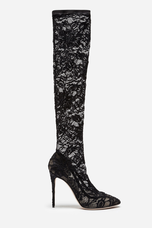 Well Tailored Boots with a Graceful Silhouette