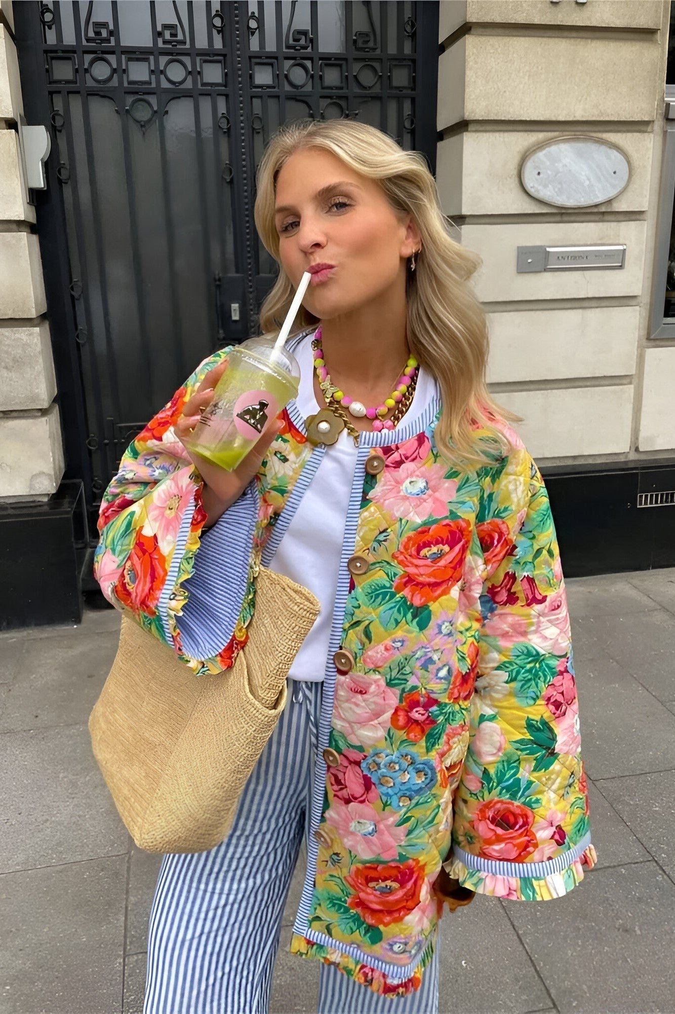 Well Tailored Jacket with a Graceful Silhouette