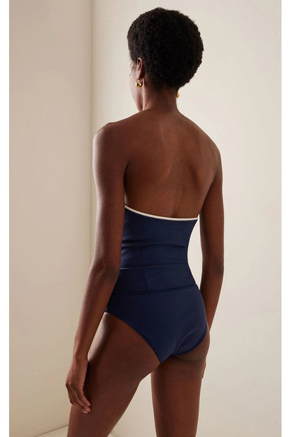 Sophisticated Garment with a Clean Classic Look