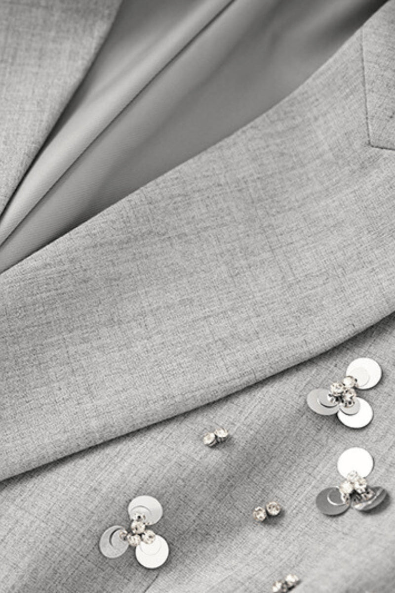 Well Tailored Garment with a Graceful Silhouette
