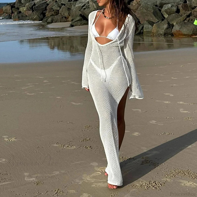 Well Tailored Bikini with a Graceful Silhouette
