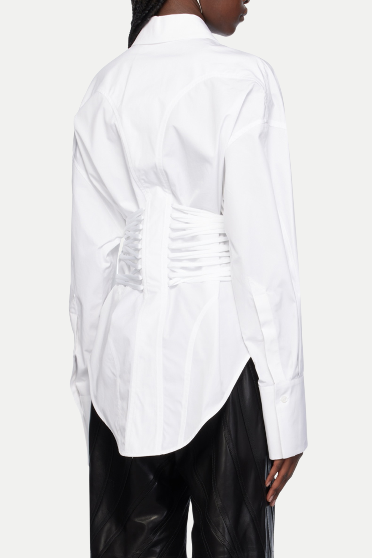 Well Tailored Shirt with a Graceful Silhouette