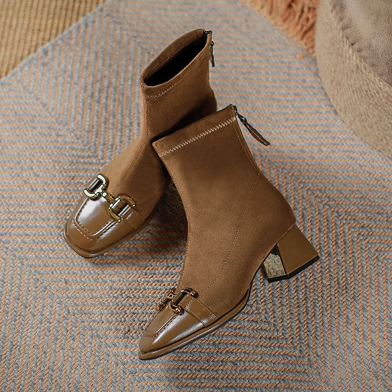 Effortlessly Elegant Boots with a Timeless Design