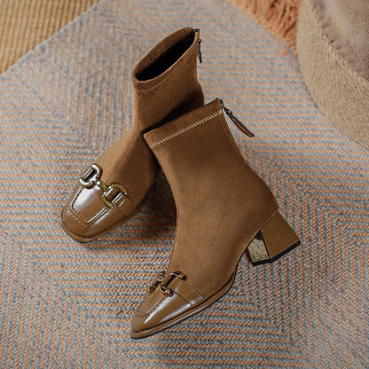 Effortlessly Elegant Boots with a Timeless Design