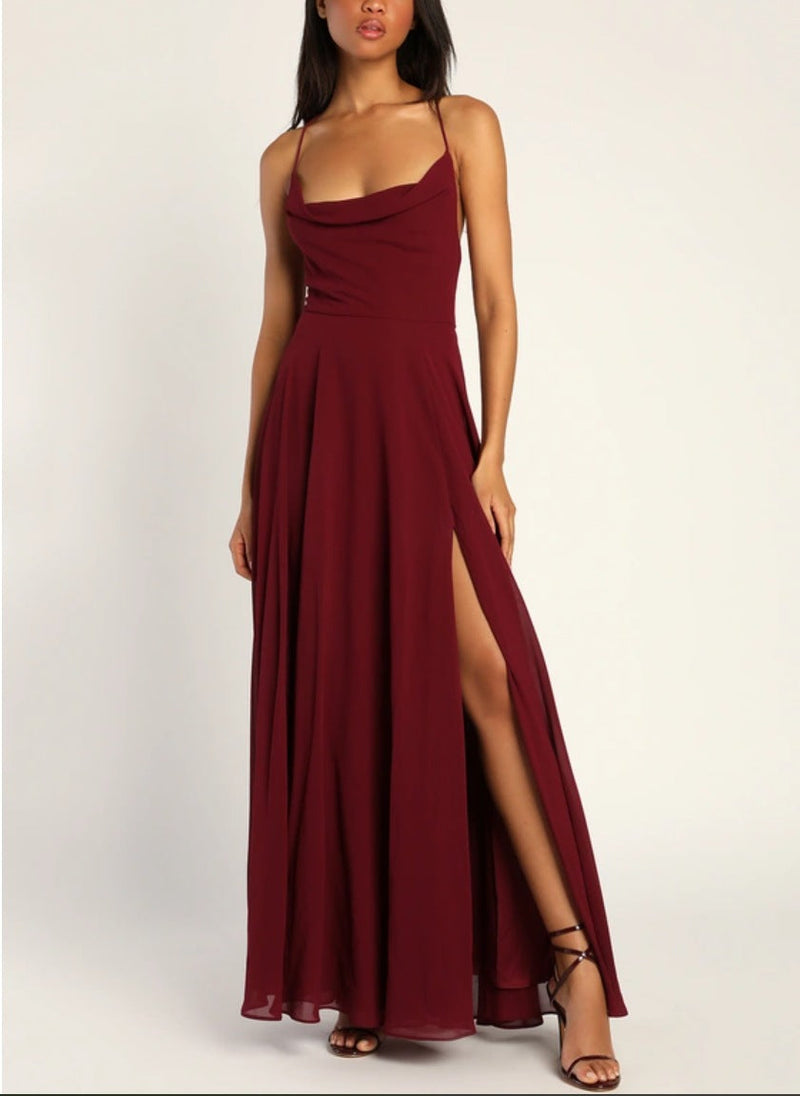 Beautifully Finished Dress in a Timeless Design