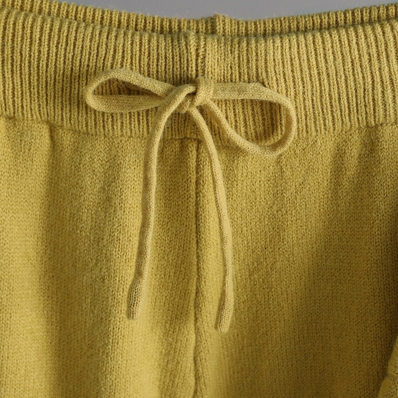 Classic Vintage Sweater with a Flattering Fit