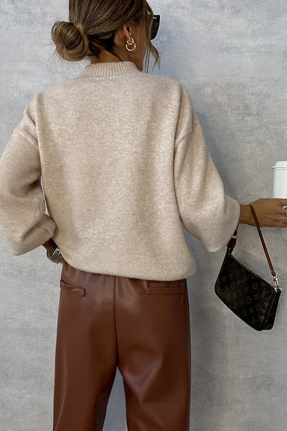 Effortlessly Elegant Pants with a Timeless Design