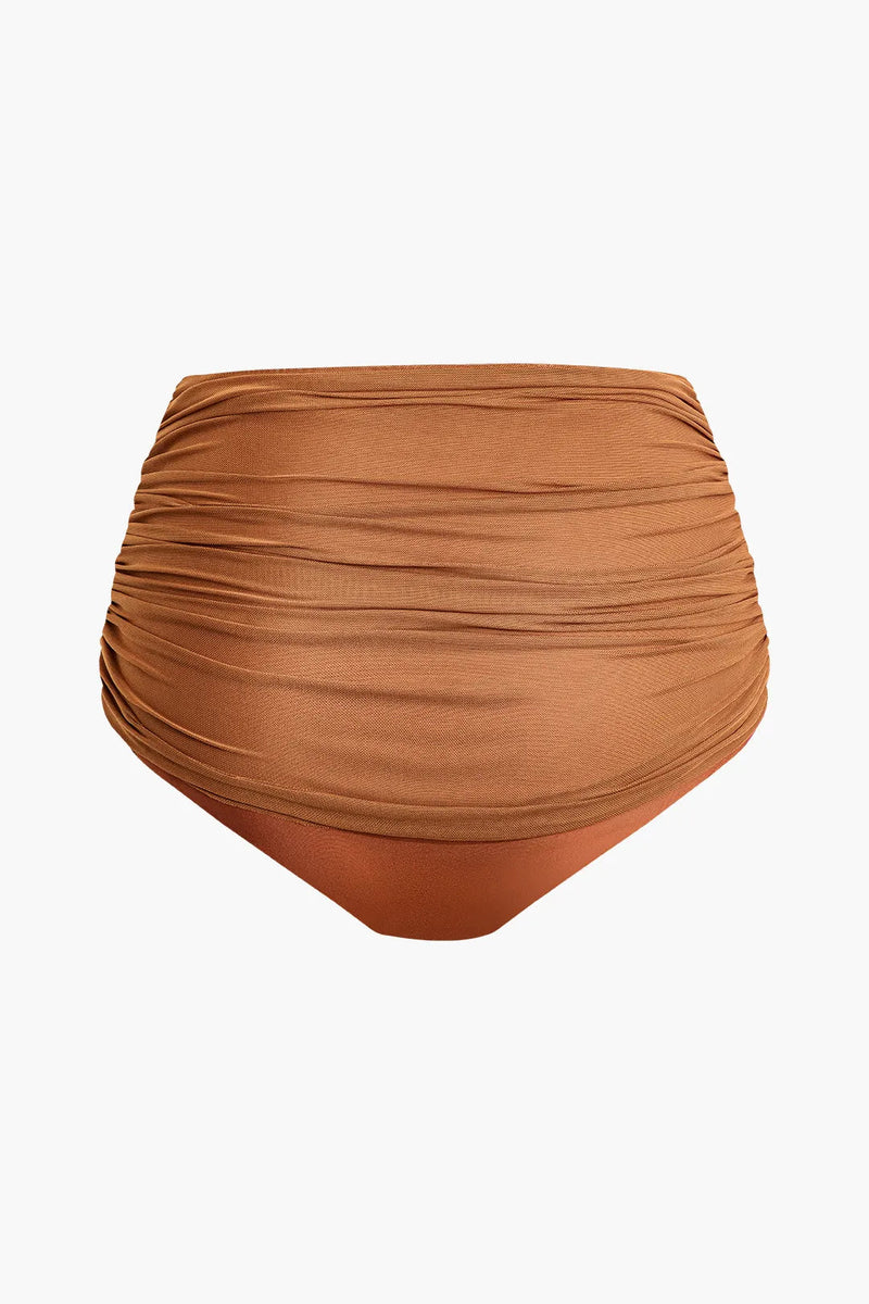 Effortlessly Elegant Swimsuit with a Timeless Design