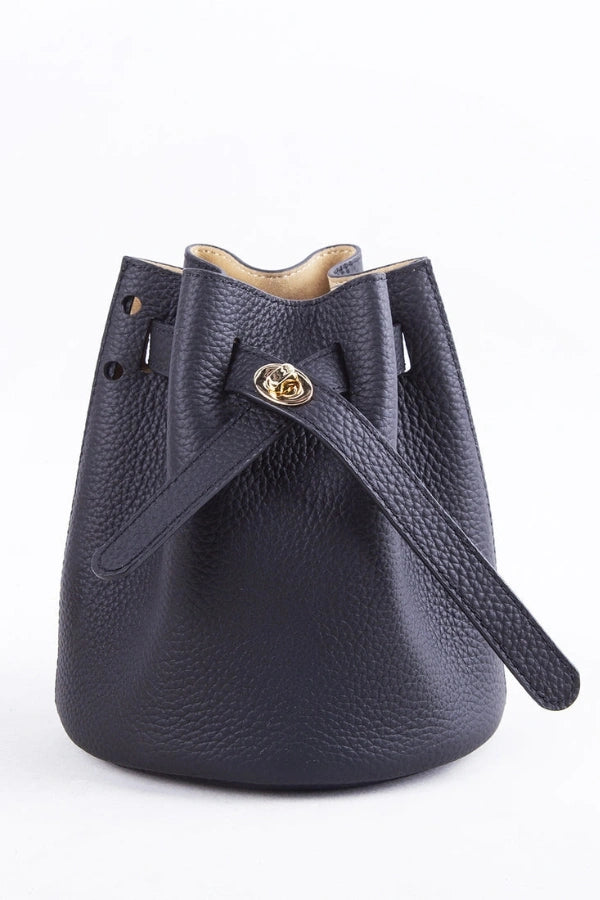 Polished Bag with an Effortless Classic Look