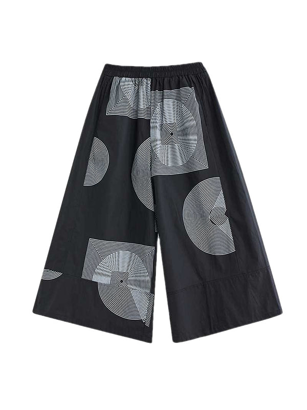 A Vintage Style Trousers with Delicate Timeless Details