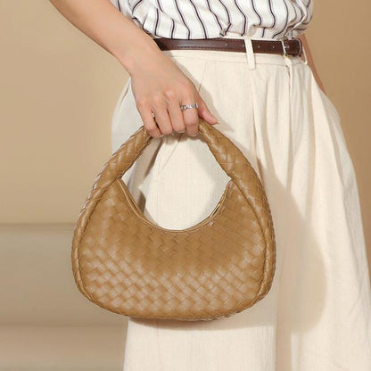 Beautifully Finished Bag in a Timeless Design