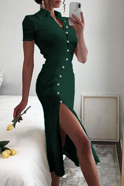 Classic Vintage Dress with a Flattering Fit