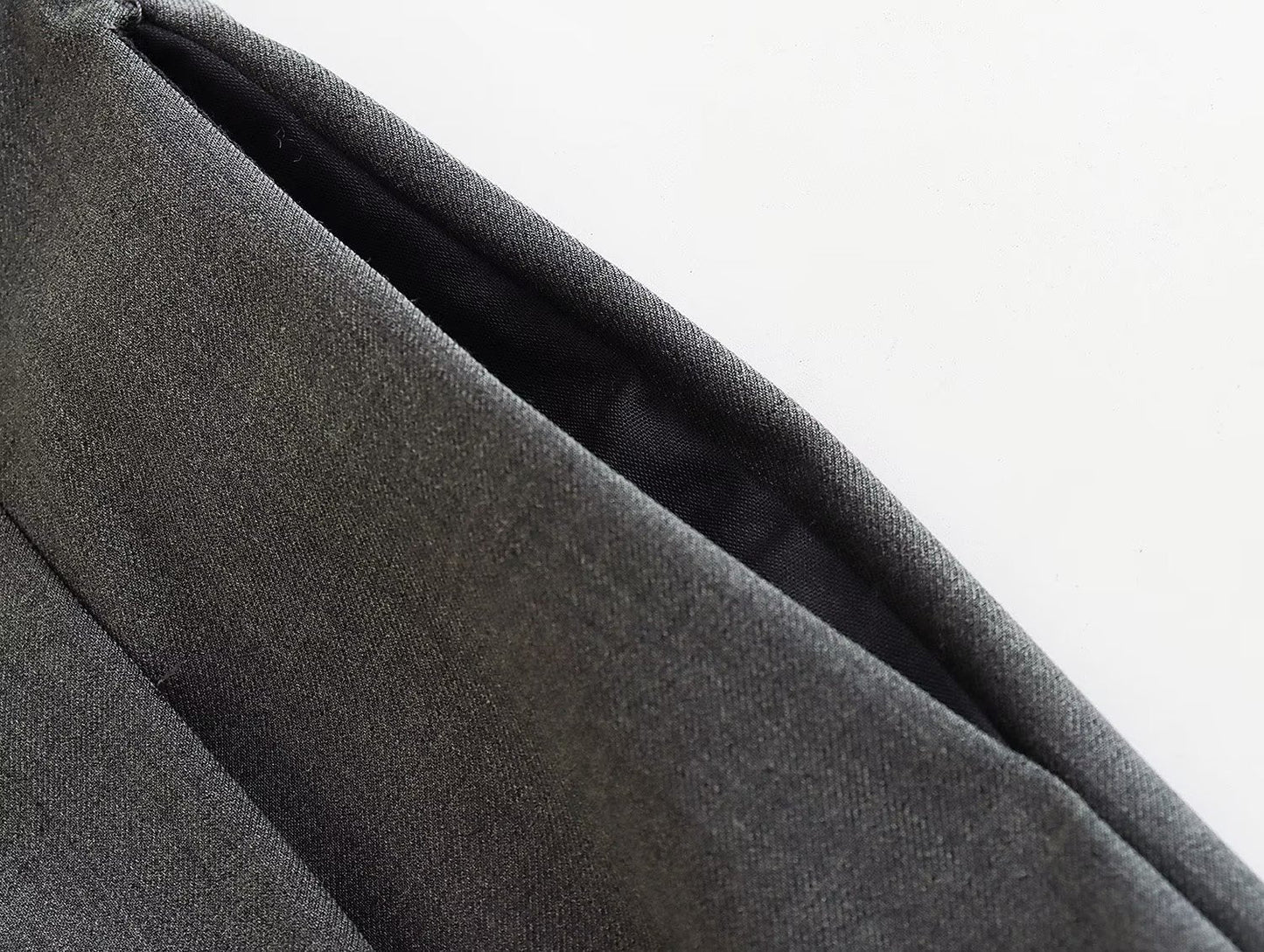 Beautifully Crafted Pants in a Classic Style