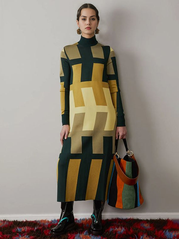 Well Tailored Dress with a Graceful Silhouette