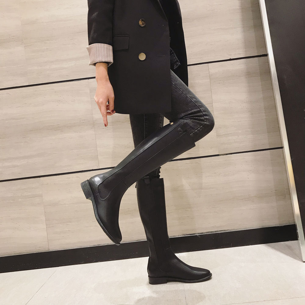 Well Tailored Boots with a Graceful Silhouette