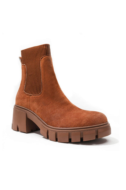 Elegantly Styled Boots for Everyday Wear