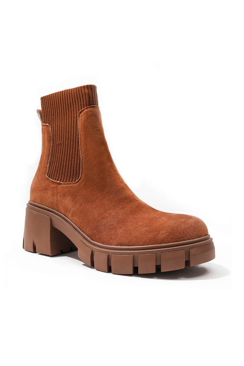 Elegantly Styled Boots for Everyday Wear