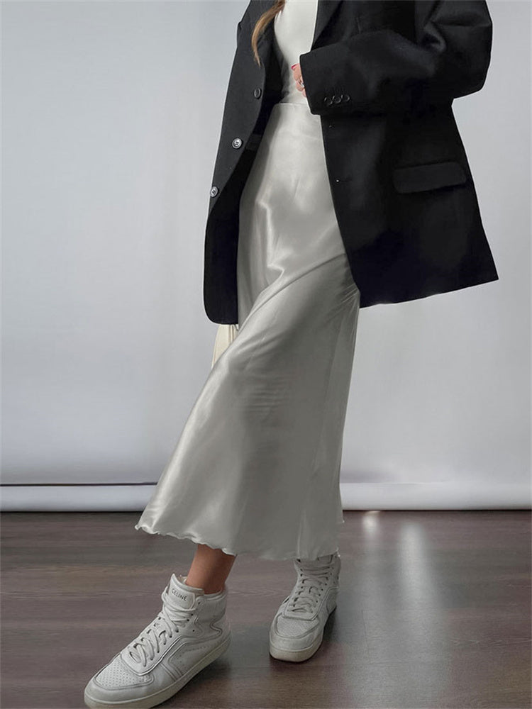 Effortlessly Elegant Garment with a Timeless Design
