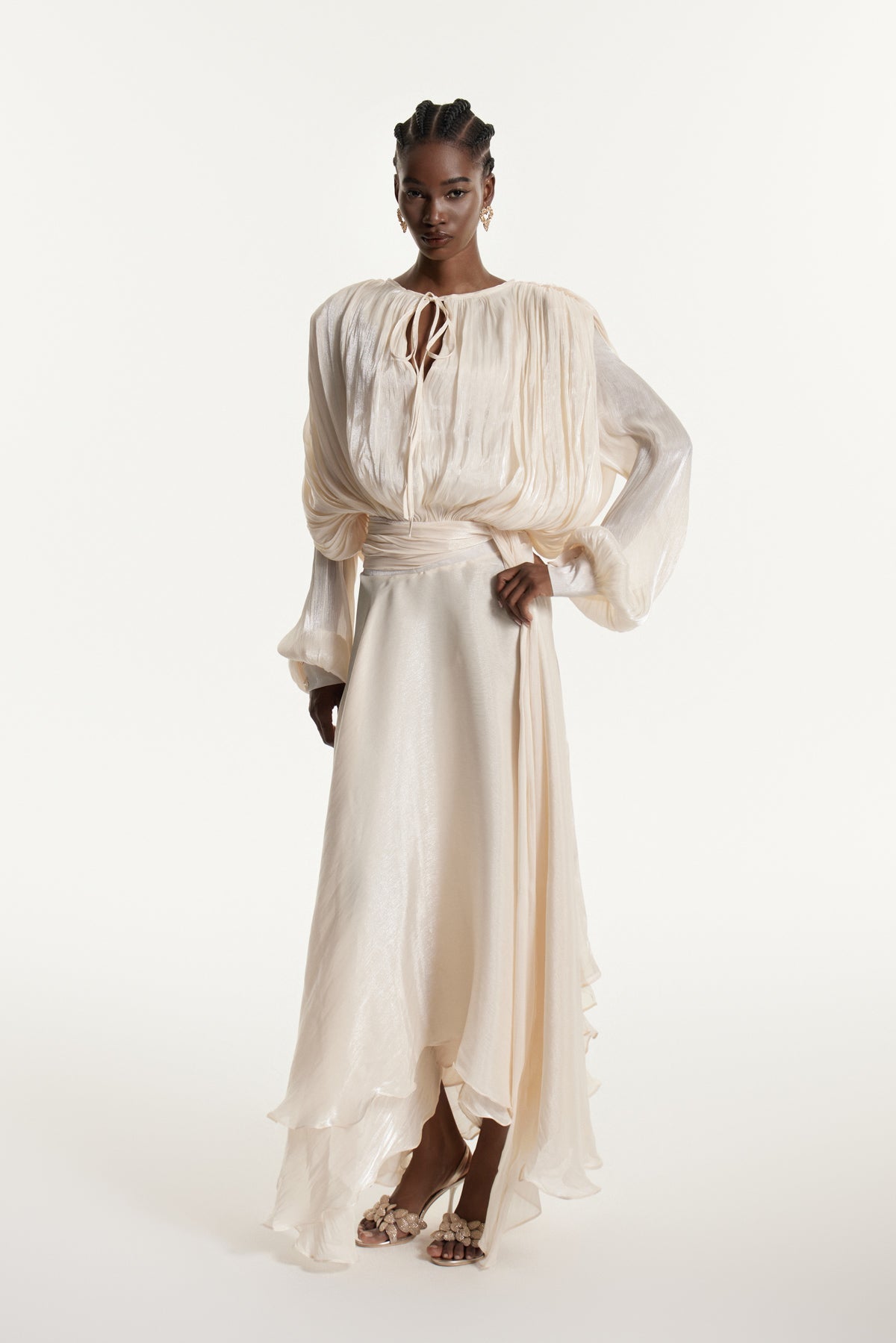Beautifully Finished Dress in a Timeless Design