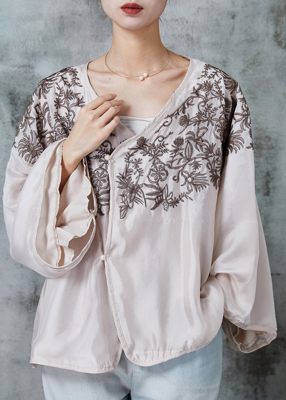 Effortlessly Elegant Shirt with a Timeless Design