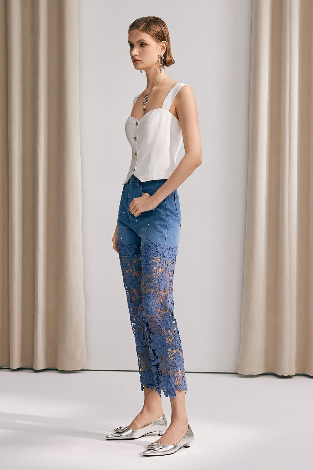 Effortlessly Elegant Top with a Timeless Design