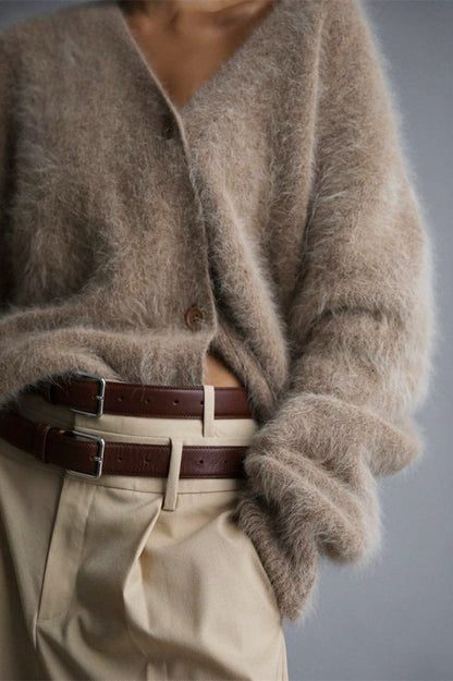 Well Tailored Cardigan with a Graceful Silhouette