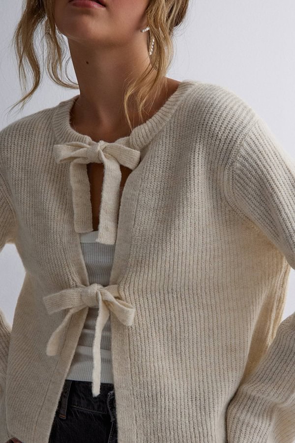 Effortlessly Elegant Cardigan with a Timeless Design
