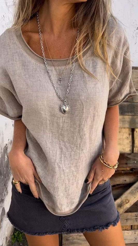 Well Tailored Top with a Graceful Silhouette