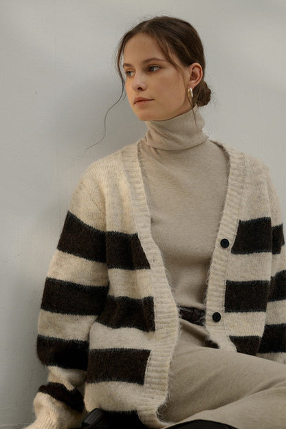 Classic Vintage Cardigan with a Flattering Fit