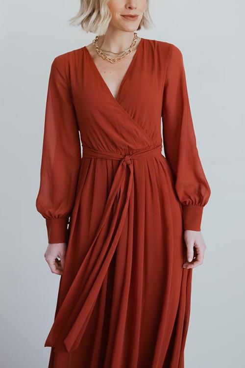 Gracefully Styled Dress for Any Occasion