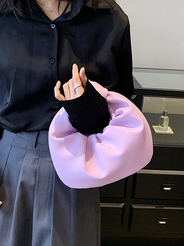 Well Tailored Bag with a Graceful Silhouette