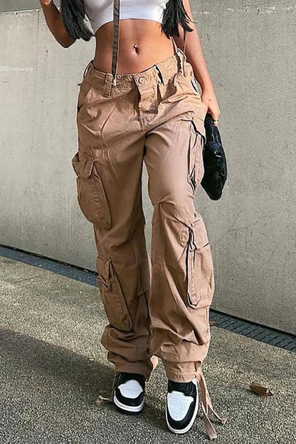 Effortlessly Elegant Trousers with a Timeless Design