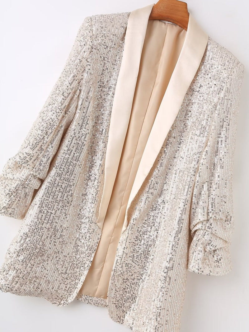 Classic Vintage Coat with a Flattering Fit