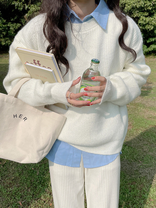Classic Vintage Sweater with a Flattering Fit