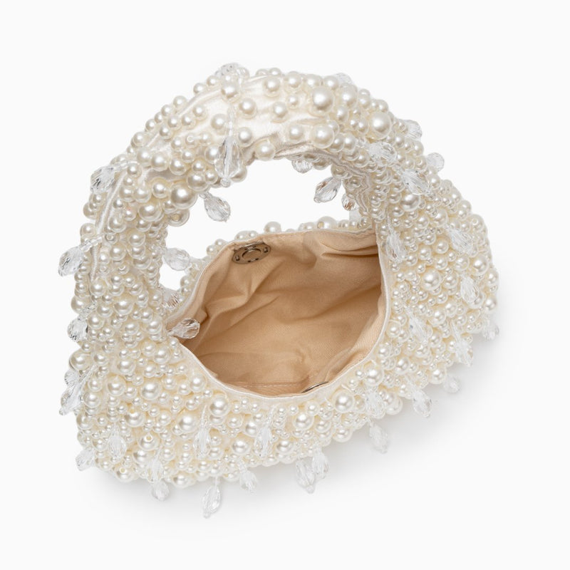 Well Tailored Bag with a Graceful Silhouette