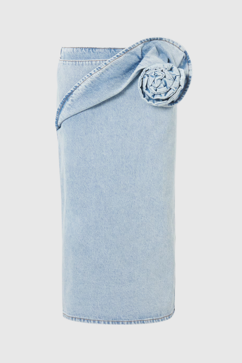 Beautifully Finished Garment in a Timeless Design