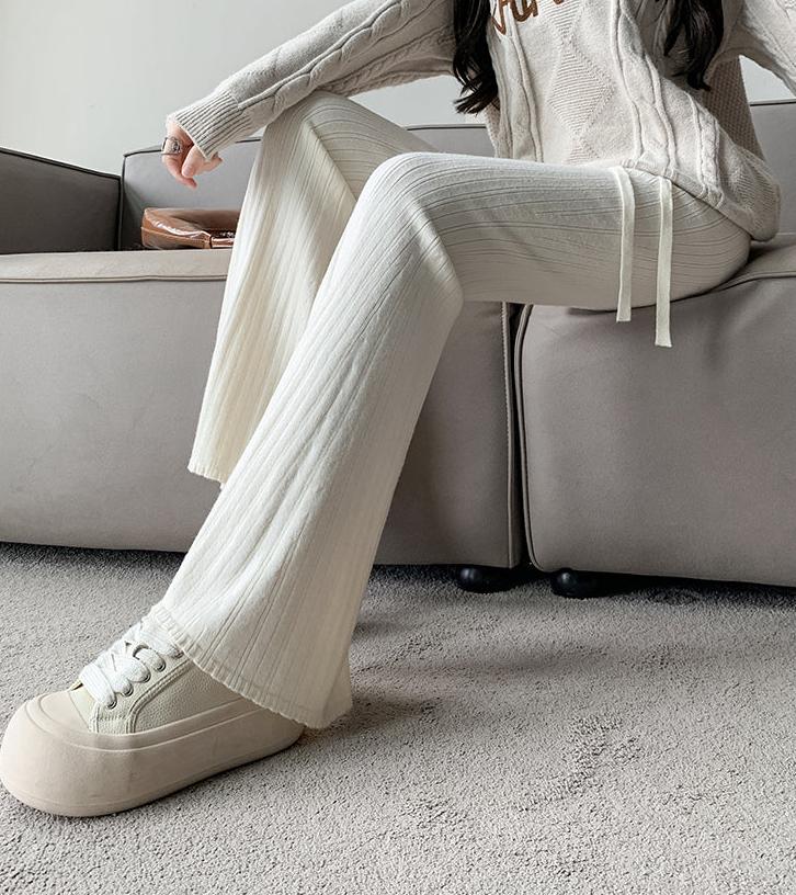 Gracefully Styled Pants for Any Occasion