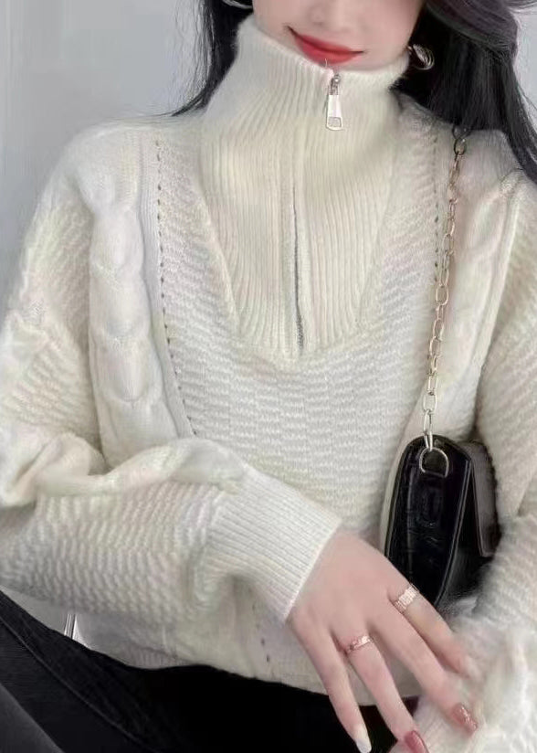 Well Tailored Sweater with a Graceful Silhouette