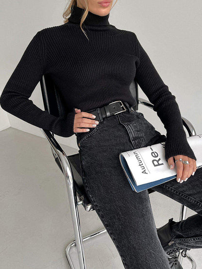 Well Tailored Sweater with a Graceful Silhouette