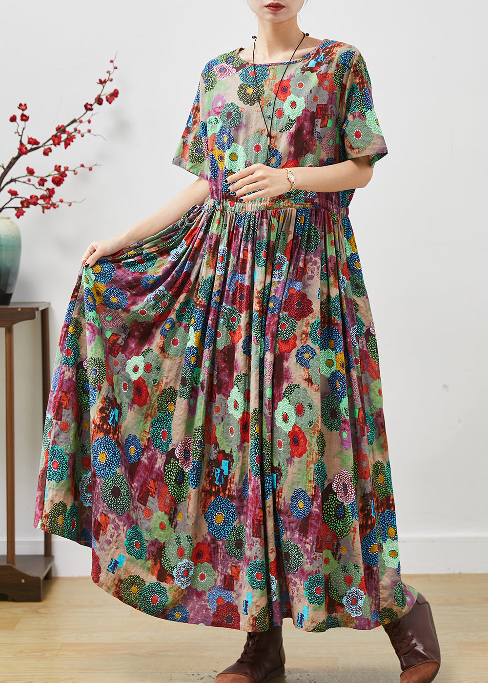Beautifully Finished Dress in a Timeless Design