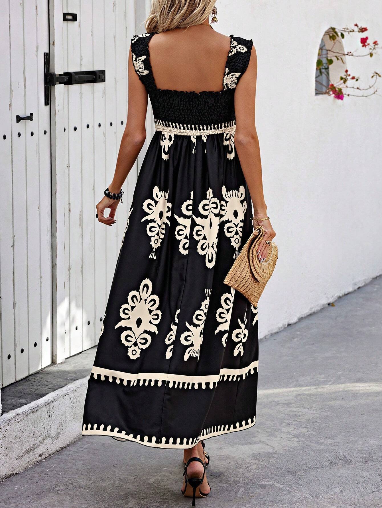 Beautifully Finished Dress in a Timeless Design