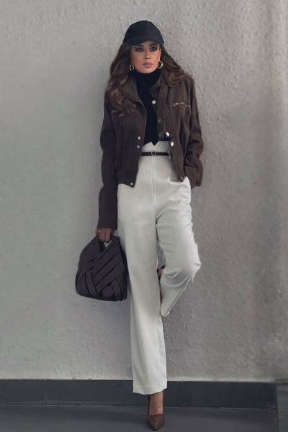 Effortlessly Elegant Jacket with a Timeless Design