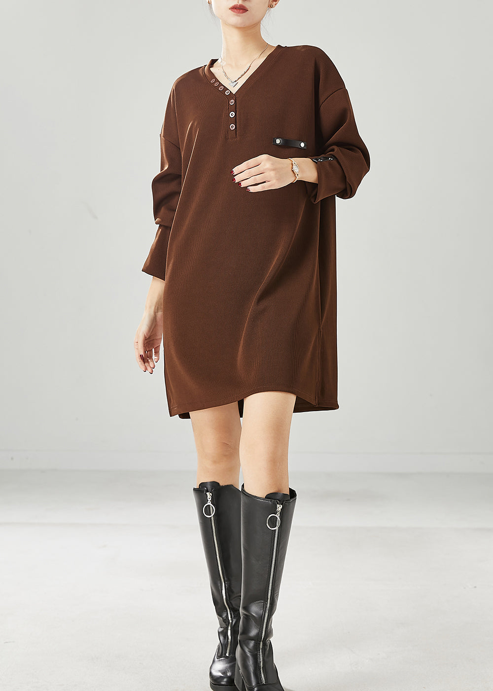 Beautifully Finished Dress in a Timeless Design