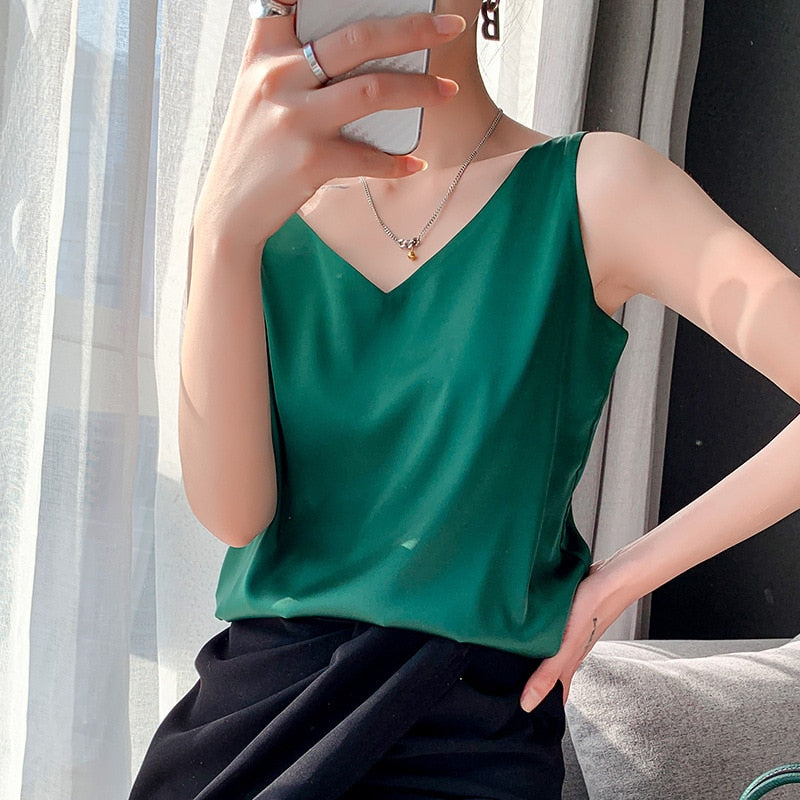 Classic Vintage Top with a Flattering Fit